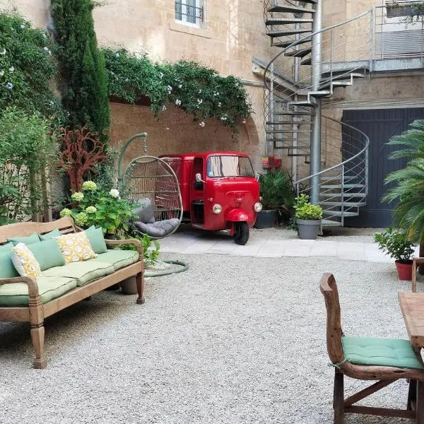 法国酒店，位于尼奥尔的酒店