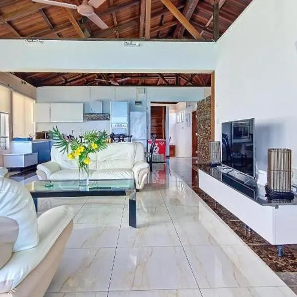 Holiblue，位于蓝海湾的酒店