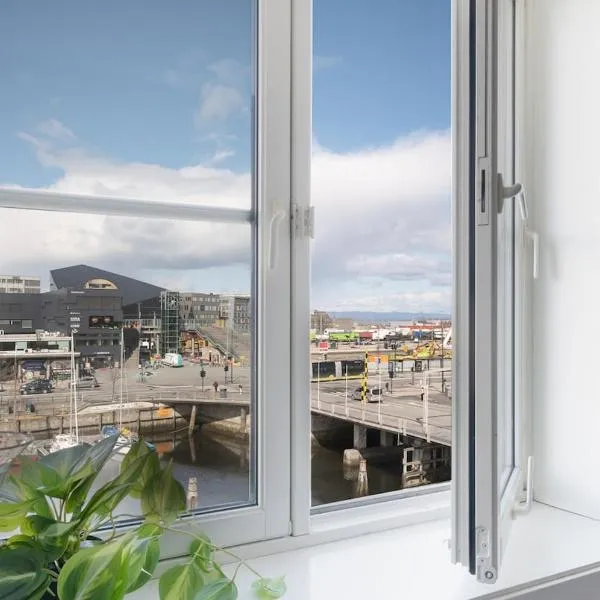 Riverside studioapartment 100m from trainstation!，位于特隆赫姆的酒店