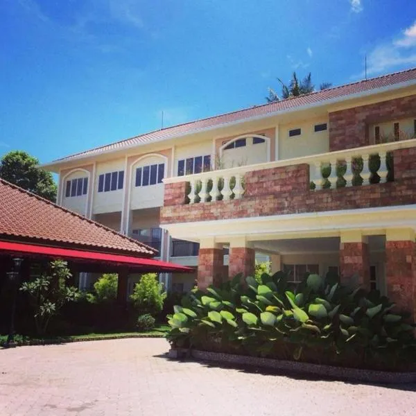 Nina Hotel Syariah，位于沙拉迪加的酒店