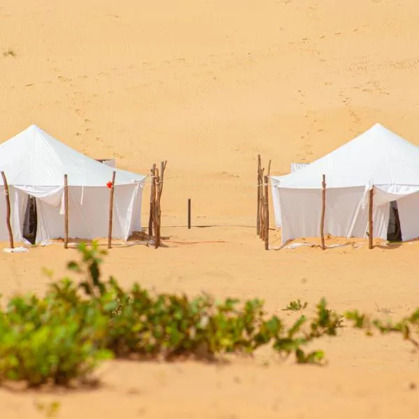 Eden Lodge - Desert Camp，位于Kébémèr的酒店