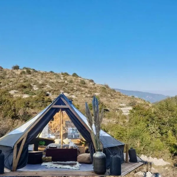 Tente Lodge transparente a 45 min de Nice VOIE LACTEE，位于Bézaudun-les-Alpes的酒店