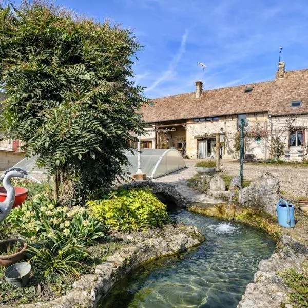 L'Auberge de la fontaine "Gîte Nyméa" "Gîte L'Avérine" et "Gîte Saulisse"，位于Fontaine-sous-Jouy的酒店