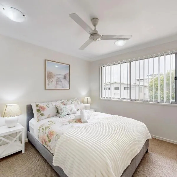 Homely & Welcoming in Mango Hill，位于北湖的酒店