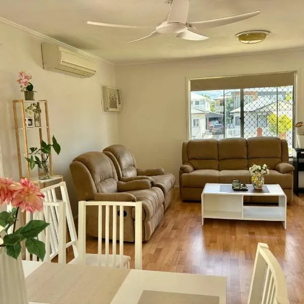 Welcome to our shared house in Graceville!，位于布里斯班的酒店