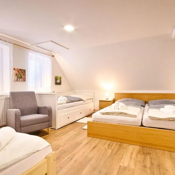 Ubytování NA KOVÁRNĚ JILEMNICE - HRABAČOV 786，位于Hrabačov的酒店