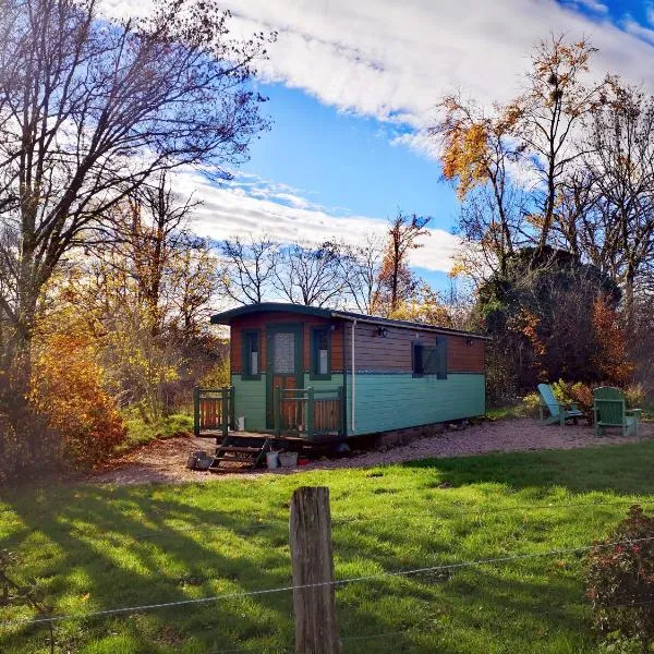 Roulotte & Forêt - Evasion Bohème en Bourgogne，位于Antully的酒店