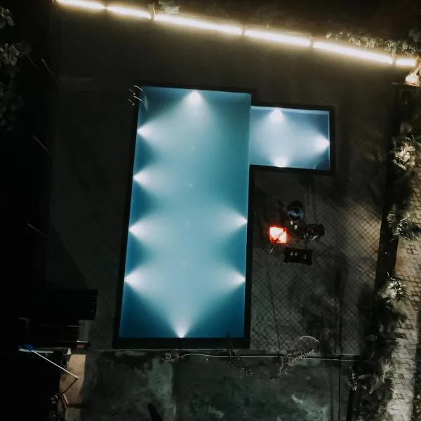 Corbett Nature Walk - Forest-View Pool Retreat Near Sitabani Jungle Safari，位于兰纳加的酒店