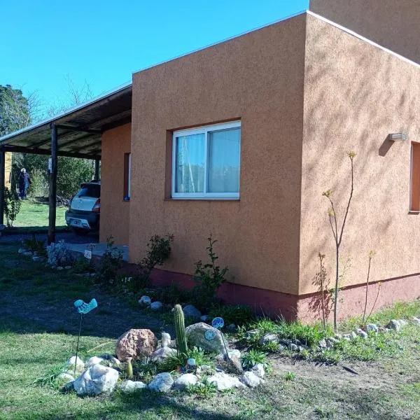 Cabaña Avivando mi llama，位于吉亚迪诺镇的酒店