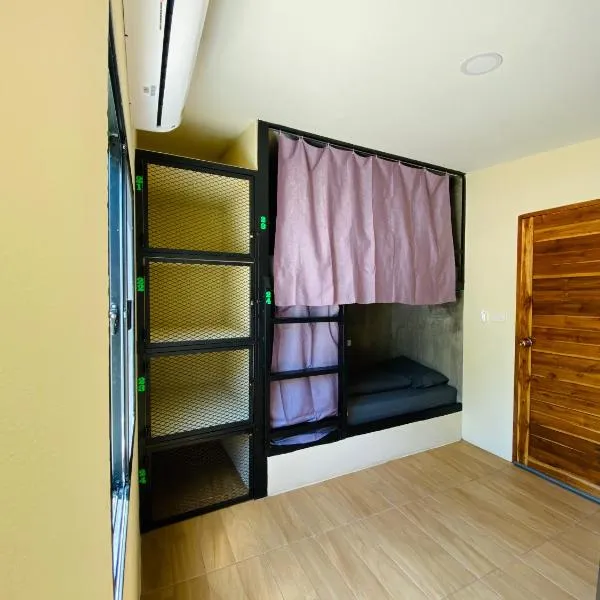 The 10 Club Hostel，位于通萨拉的酒店