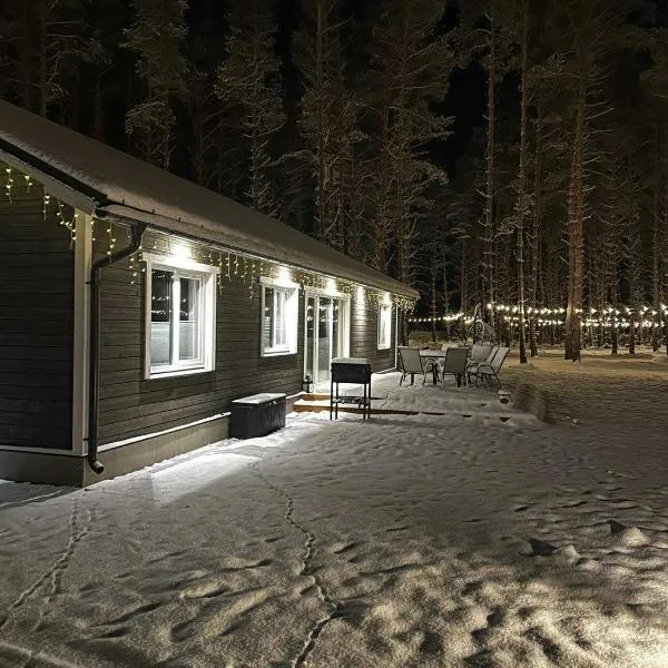 Reigi Holiday Home, Hiiumaa with Nordic HotTub & Sauna，位于Reigi的酒店
