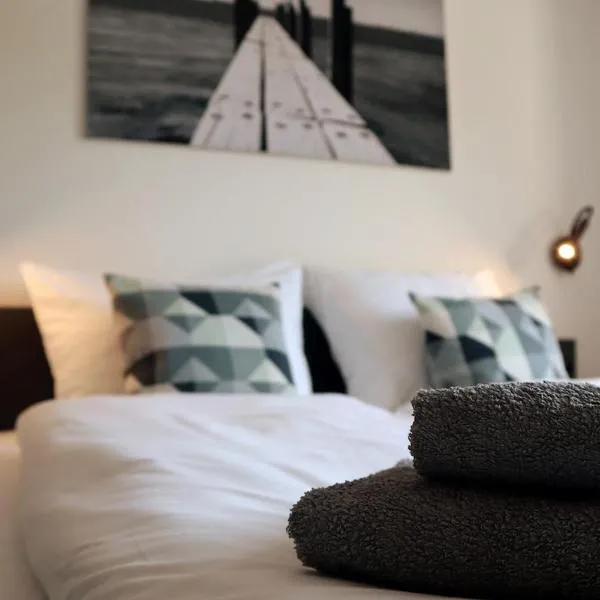 Ferienwohnung Sayntal - Blick auf Schloss Sayn，位于本多夫的酒店