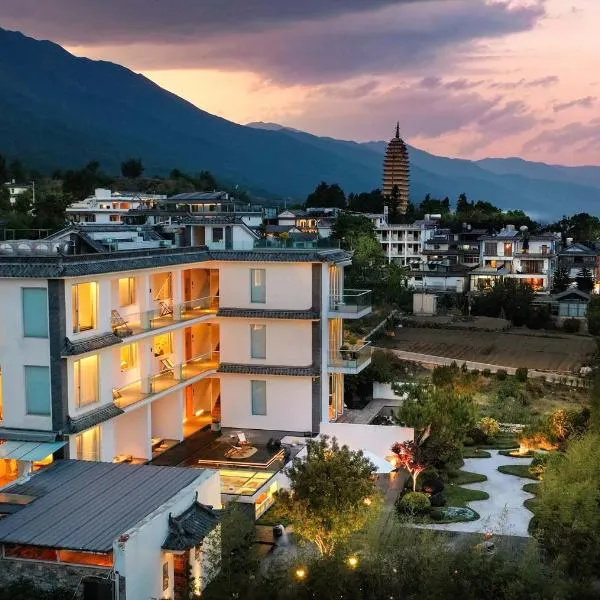 The Windyard Kazan Onsen Hotel-Private Hot Spring Bathtub close to South Gate of Dali Ancient Town - Free Pick-up from Airport & Railway Station for 3 Nights，位于大理古镇的酒店