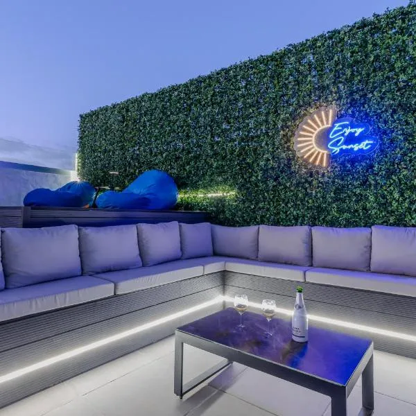 Modern house with sea views, pool and a chillout terrace，位于莫甘的酒店