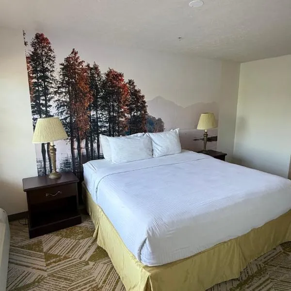 The Willowbrook Golf Hotel At Split Rock，位于莱克哈莫尼的酒店