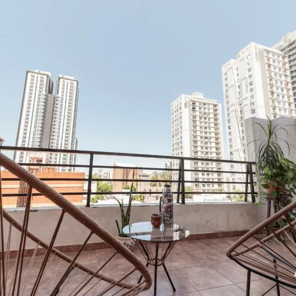 Depto en Boulevard con cochera y terraza exclusiva，位于圣达菲的酒店