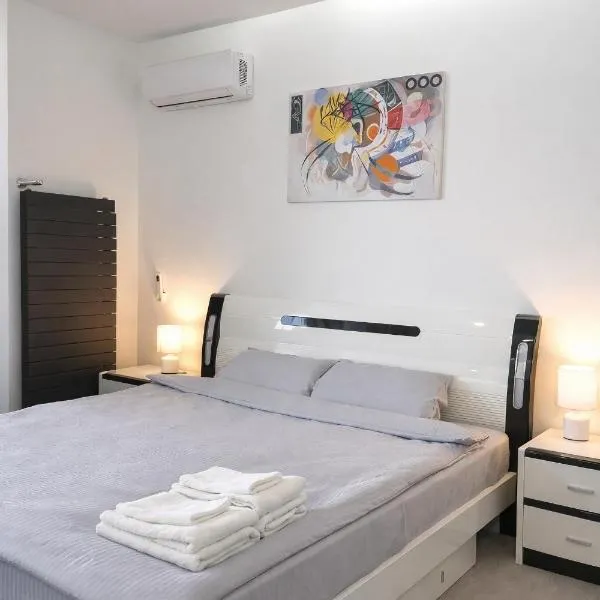 Stylish Riverside Apartments in Riviera Complex，位于尼古拉耶夫的酒店