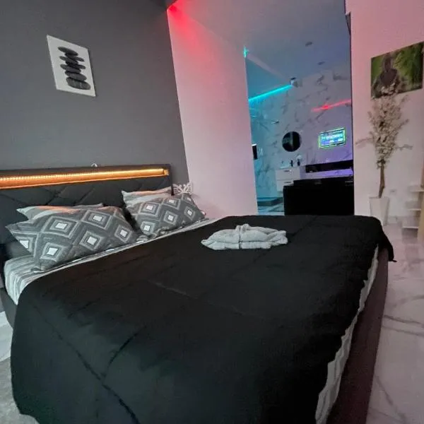 Suite Zen Jacuzzi TV Integrée Clim Wifi Béziers Centre Arrivée Autonome 24h24，位于贝济耶的酒店