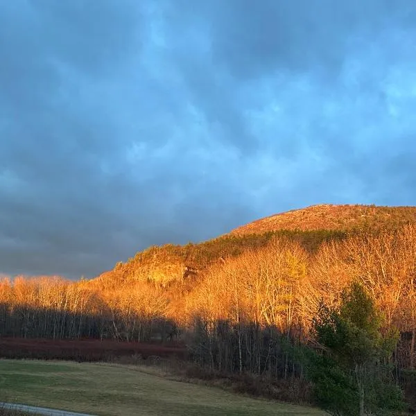 Baker Rocks，位于Rumney的酒店