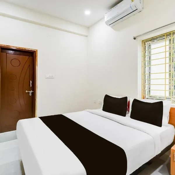 Townhouse Oak Kamineni Bus Stop，位于Surūrnagar的酒店