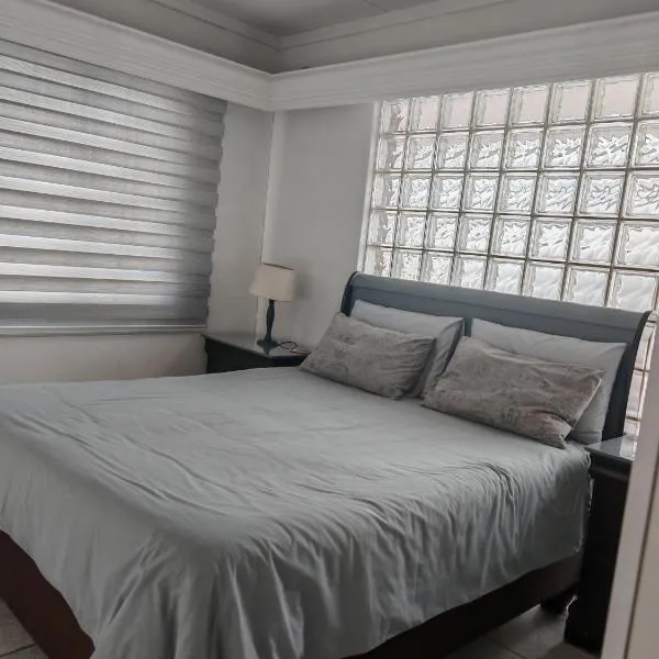 Yakhe self-catering Cozy styled 1 bedroomed，位于伊登维尔的酒店