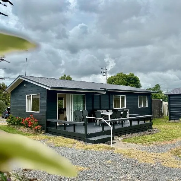 Peaceful Country Escape in Gordonton - Green Meadows Cottage，位于Taupiri的酒店