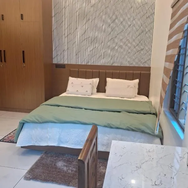 blue Mount stay，位于Gūdalūr的酒店