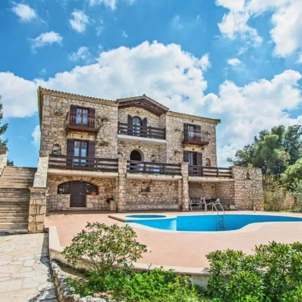 Villa Vivian Natura by "elite"，位于Koiliomenos的酒店