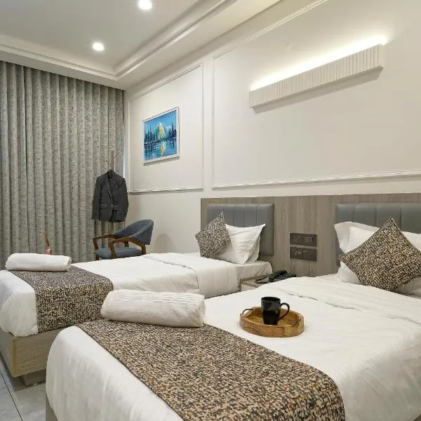 The Grand Platinum Hotel,位于艾哈迈达巴德的酒店