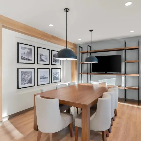 Everhome Suites Portsmouth - Newington by Choice Hotels，位于朴茨茅斯的酒店