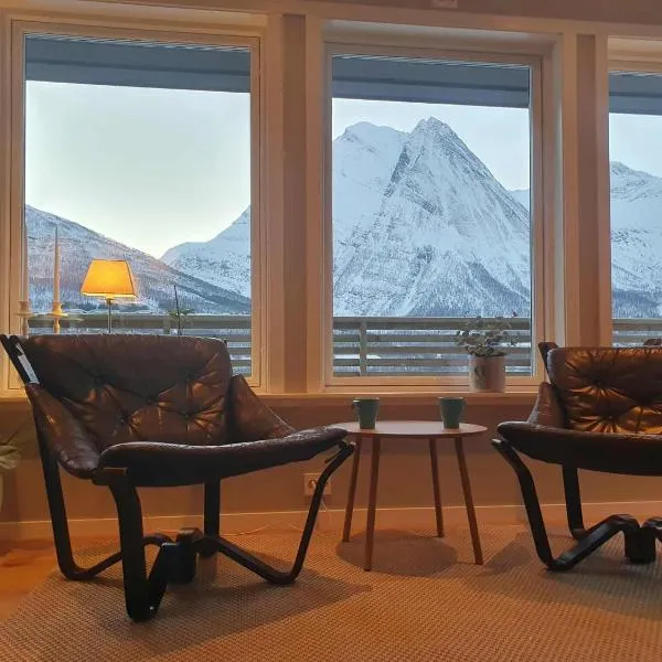 Villa Balsfjord Fjord & Mountain view，位于Vollan的酒店