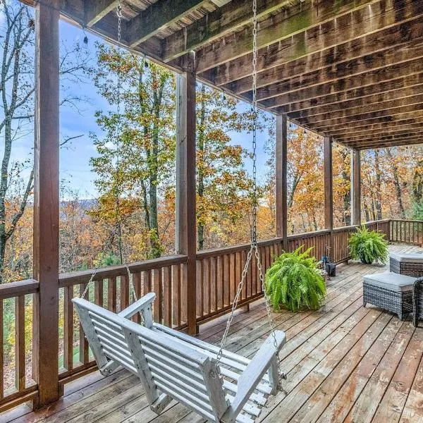 Bohemian Hideaway, Mountain and Valley Views, Pet Friendly,位于灵戈尔德的酒店