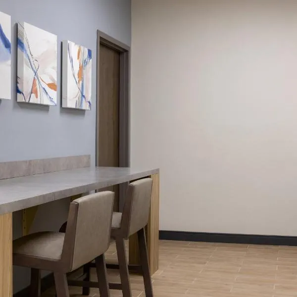 Candlewood Suites Baltimore - BWI Airport NE by IHG，位于巴尔的摩的酒店
