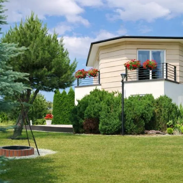 Dom za Tujami，位于Strykowo的酒店