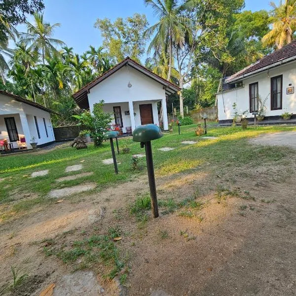 Charitha Rest，位于安帕赖的酒店