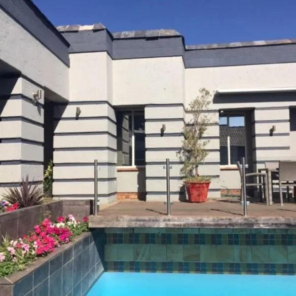 Orchids Lodge，位于佛维斯的酒店