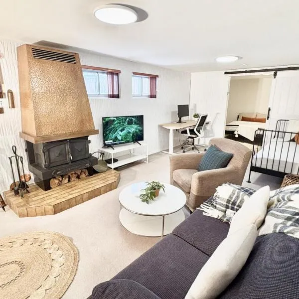 Montreal - Laval Haven - Entire Rental Unit，位于拉瓦尔的酒店