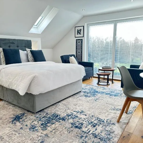 The Wold Private Studio Burton Latimer，位于Burton Latimer的酒店