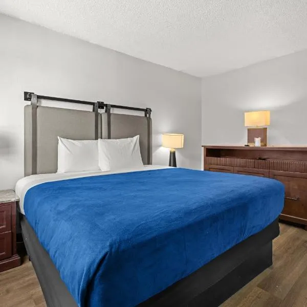 Studio Lodge Hotel，位于Hewitt的酒店
