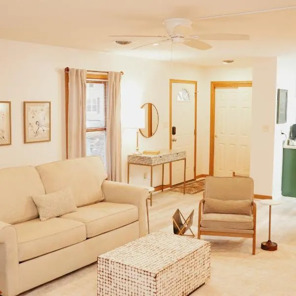 Cozy bungalow in the heart of historic Marysville，位于马里斯维尔的酒店