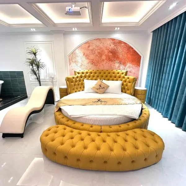 Love Hotel Hóc Môn，位于胡志明市的酒店