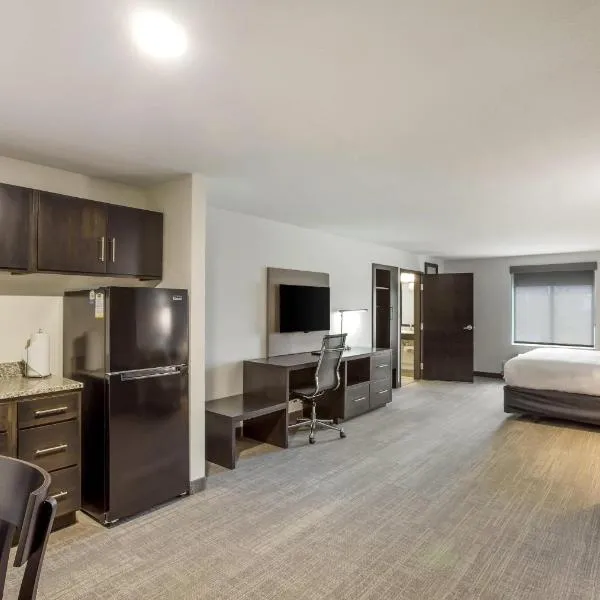 MainStay Suites Logan Ohio-Hocking Hills，位于洛根的酒店