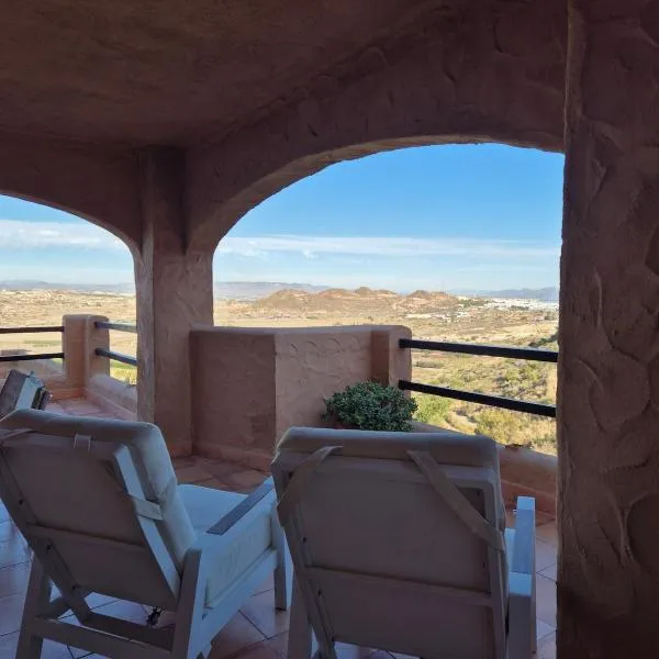 Mojacar Golf View Apartment with Pool and Terrace，位于莫哈卡尔的酒店