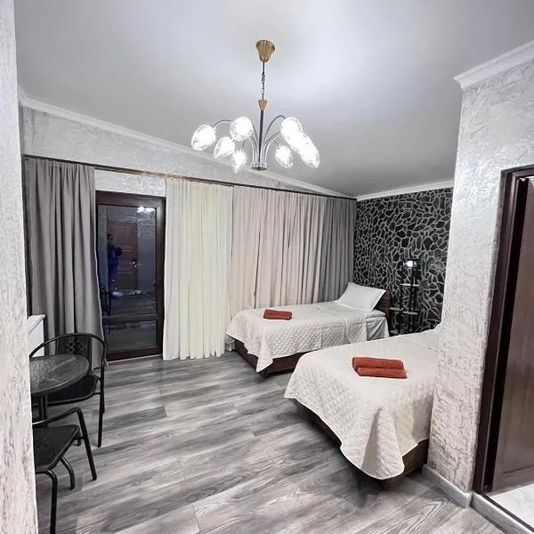 Nadia Guesthouse，位于梅斯蒂亚的酒店