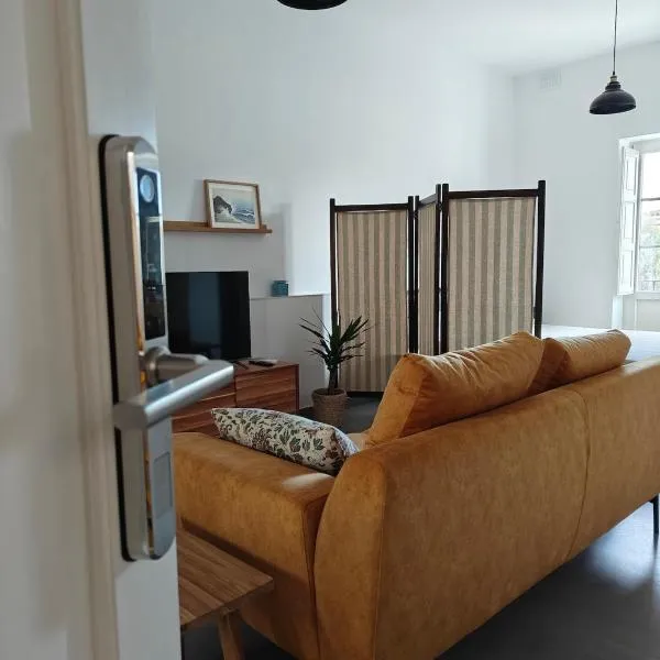 Charming Character Home in Village Core，位于Żebbuġ的酒店
