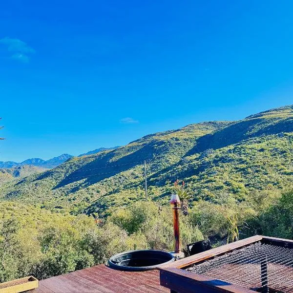 Matilo Cabins - Cactus Deck with Hot-tub and Fireplace，位于卡利茨多普的酒店
