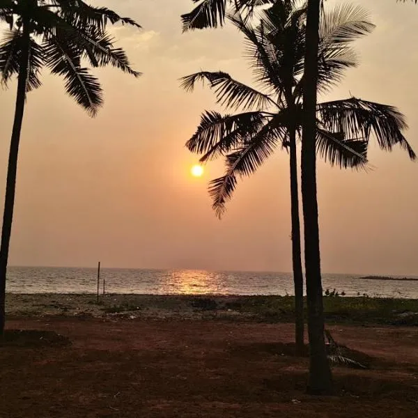 Agastya Beach House，位于Ullāl的酒店