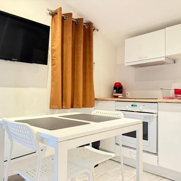 Logement proche Lyon-aéroport-Centrale Bugey，位于Dagneux的酒店