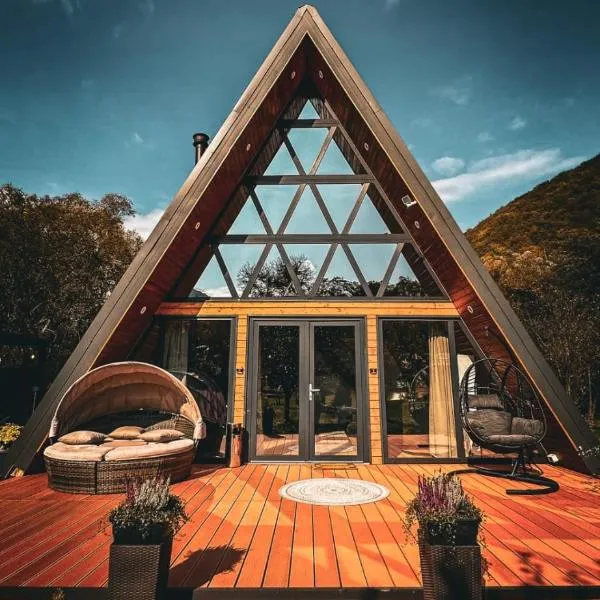 Cabana A-frame D&J，位于Mada的酒店