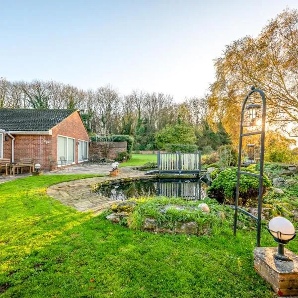 Randall Farm Near Brands Hatch Circuit，位于Fawkham的酒店